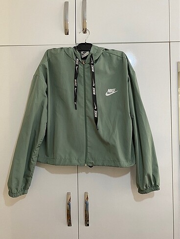 Nike Yağmurluk