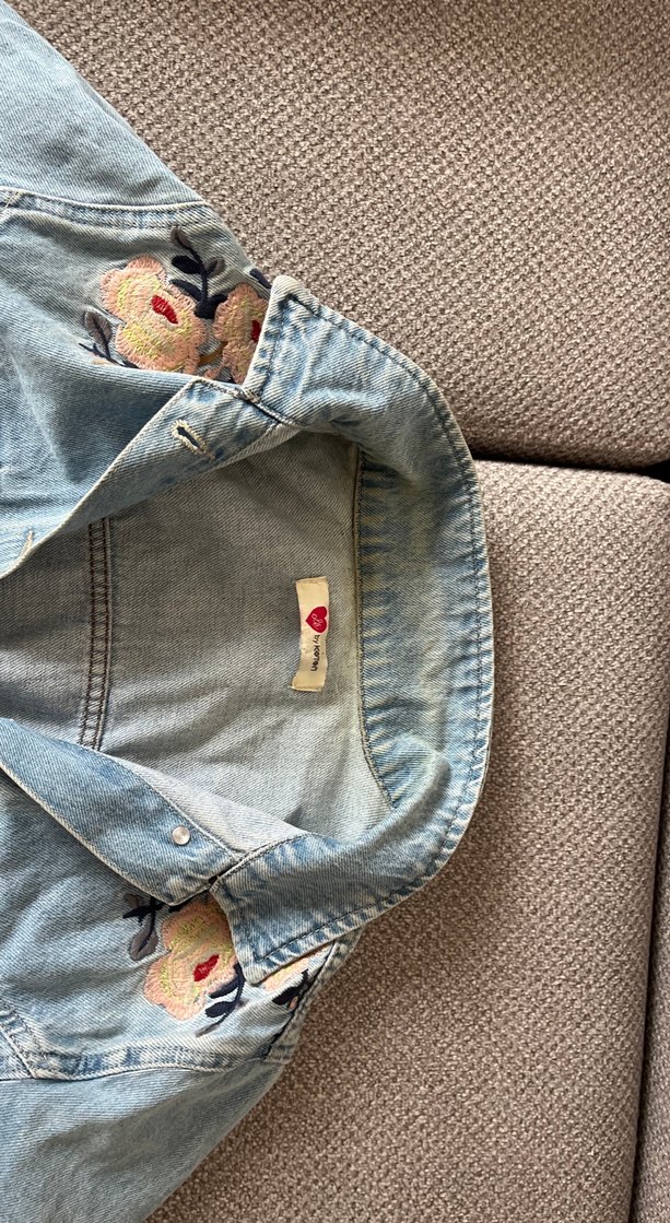 Nakışlı Düğmeli Kadın Kot Ceket - Görsel 5