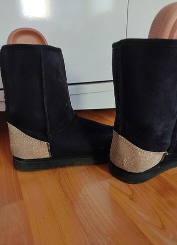 40 Beden siyah Renk UGG bot