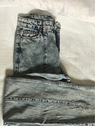 Paçası kesik yüksek bel jeans