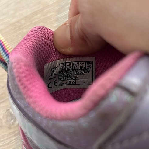 31 Beden Skechers kız çocuk ayakkabı