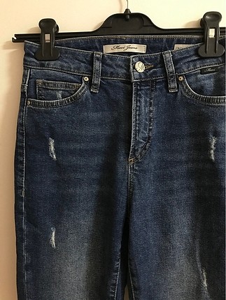 Yırtık desen jean