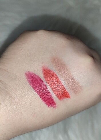 Beden kırmızı Renk Avon Ultra Colour Mat Üçlü Set
