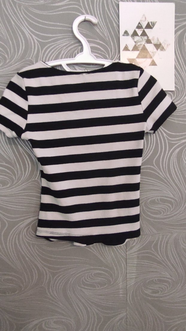 Düğmeli Kısa Kollu Çizgili Kadın Tişört - Görsel 5