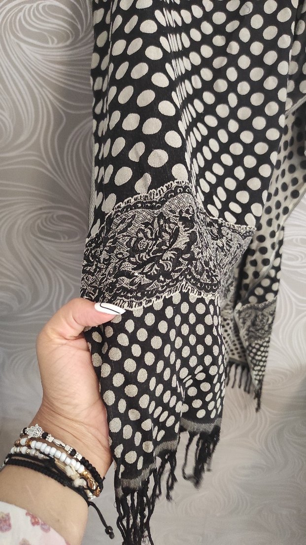 Gri Puantiyeli Bohem Kadın Şal - Görsel 3