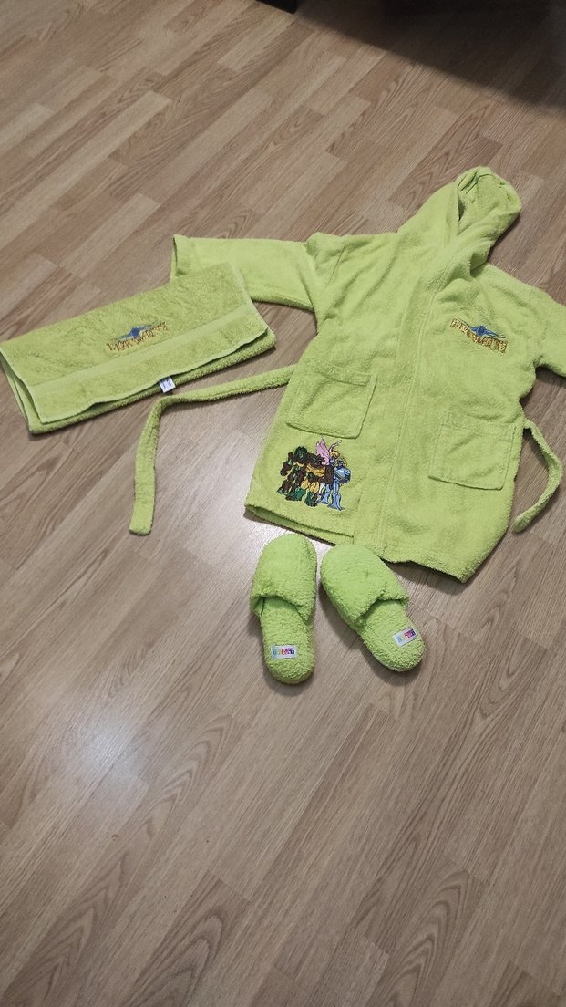 Erkek Çocuk Bornoz ve Terlik Seti - Görsel 4