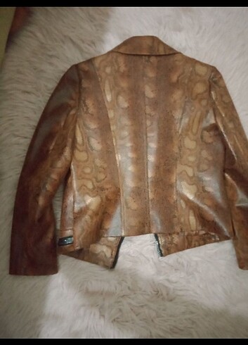 Ekol deri görünümlü ceket - Görsel 5