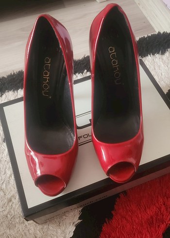 Parlak Kırmızı Yüksek Topuklu Stiletto
