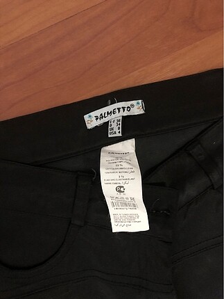 Stradivarius Palmetto marka pantalon