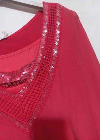 Pul İşlemeli ipek Kırmızı V Yaka Bluz - Görsel 4