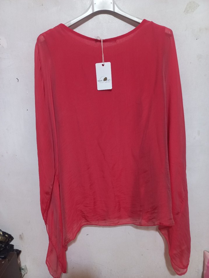 Pul İşlemeli ipek Kırmızı V Yaka Bluz - Görsel 2