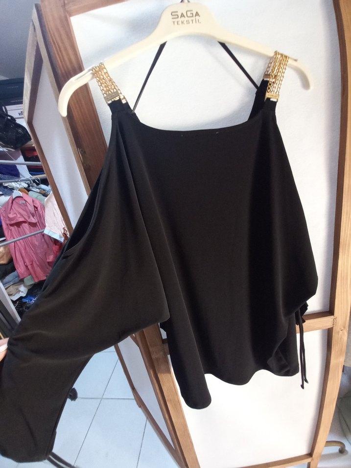 Zincir Detaylı Siyah Mini Bluz - Görsel 5