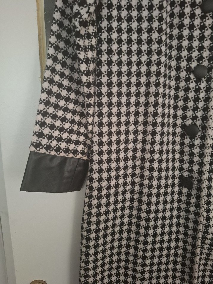 Düğmeli Kadın Kaban - Görsel 3