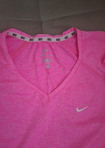 Pembe V Yaka Kısa Kollu Spor Tişört - Görsel 2