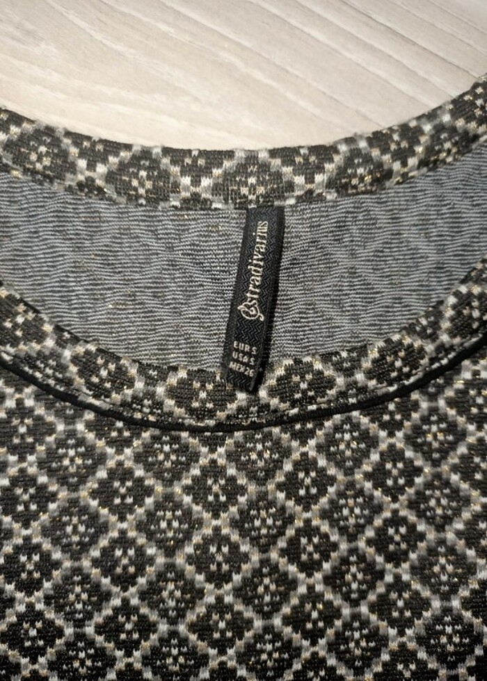 Stradivarius yarim kollu desenli elbise - Görsel 3