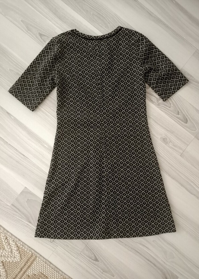 Stradivarius yarim kollu desenli elbise - Görsel 2