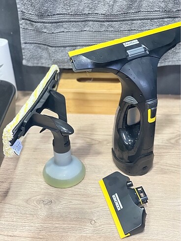 Karcher wv 5 plus şarjlı cam ve yüzey temizleme makinesi
