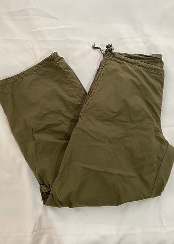 Haki Pull & Bear Paraşüt Pantolon