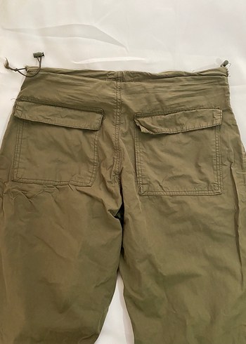 s Beden Haki Pull & Bear Paraşüt Pantolon
