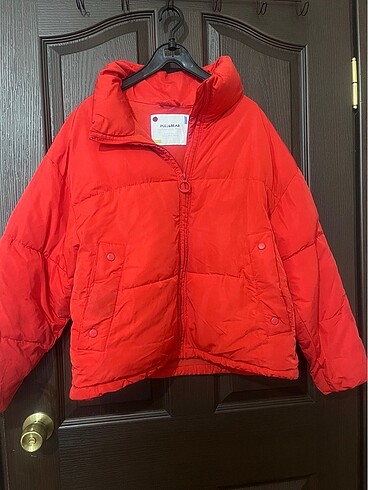 Pull and bear kırmızı mont
