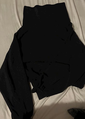 Siyah İnce Fitilli Uzun Kollu Boğazlı Üst