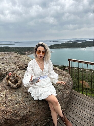 Beyaz elbise