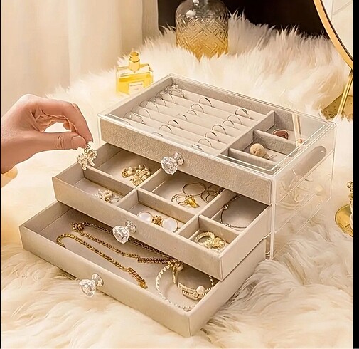 Diğer 3 KATLI AKRİLİK TAKI KUTUSU