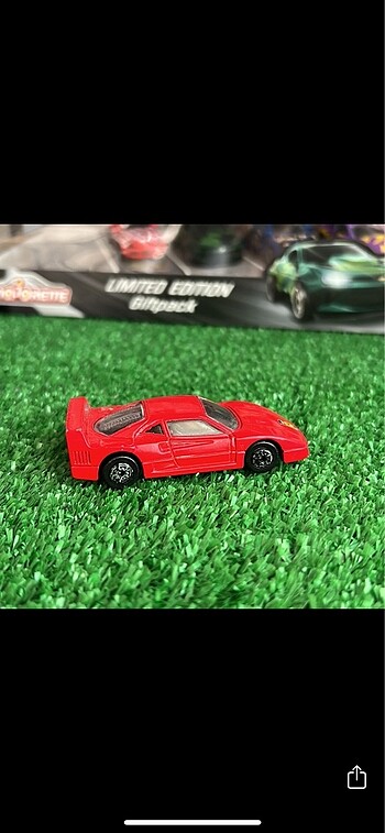  Beden Ferrari F40 Maisto
