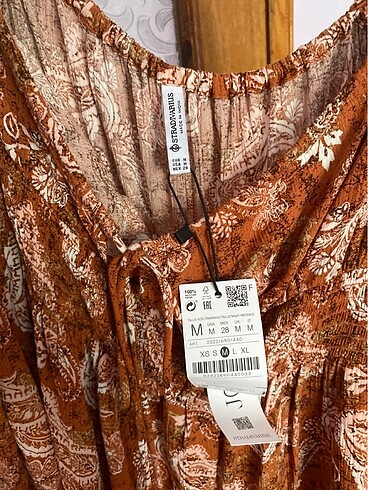 m Beden Stradivarius elbise