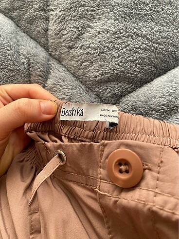 m Beden Bershka paraşüt pantolon