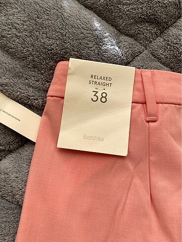 38 Beden pembe Renk Bershka kumaş pantolon