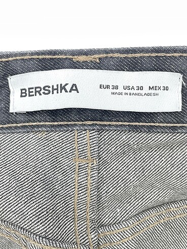 38 Beden çeşitli Renk Bershka Jean / Kot %70 İndirimli.