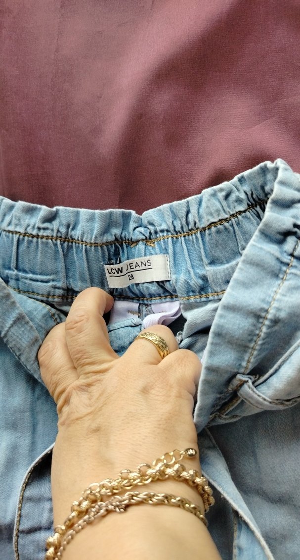 Gri Kadın Kemerli Mini Denim Şort - Görsel 3