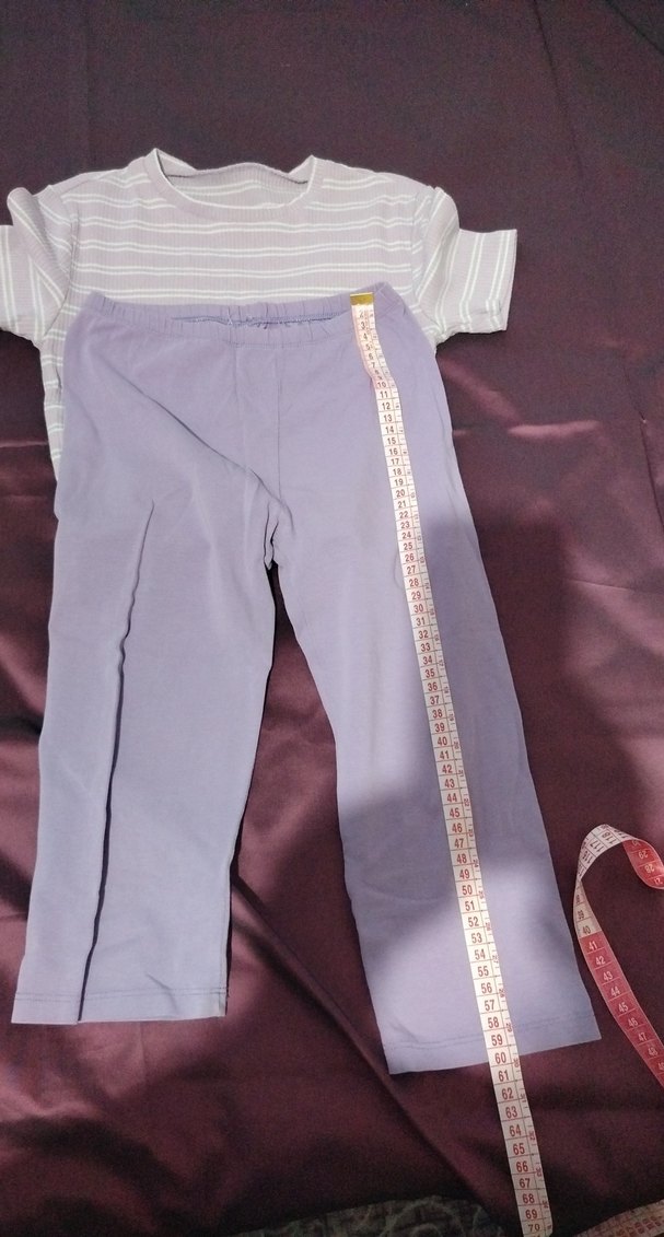 Mor Tişörtü, Kısa Kollu, ve kapri tayt - Görsel 4