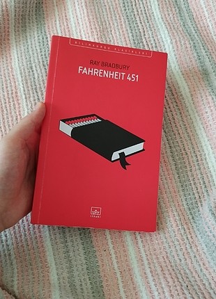 FAHRENHEIT 451 - RAD BRADBRUY