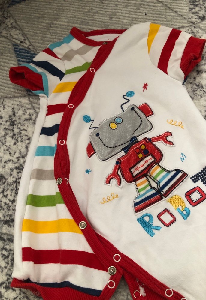 Renkli Nakışlı Kısa Kollu Bebek Tulumu - Görsel 4