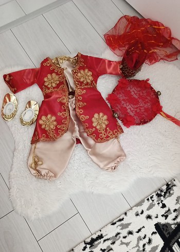 Nakışlı Kız Bebek Kıyafet Seti Dantel Detaylı