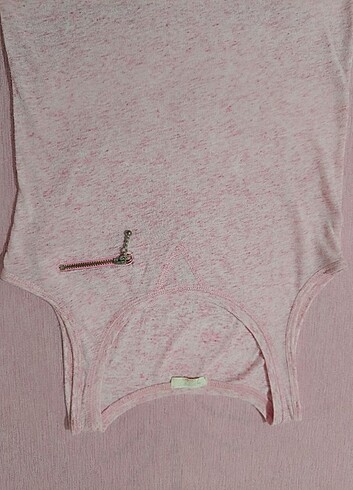 LC Waikiki Pembe atlet 