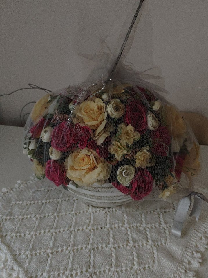 Beyaz Desenli Vazo ve Çiçek Aranjmanı - Görsel 2