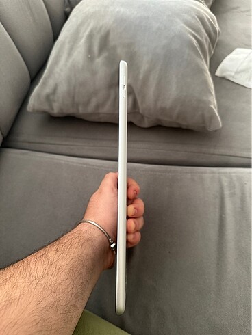 Apple ipad 8.nesil sıfır(ilk sahibiyim)