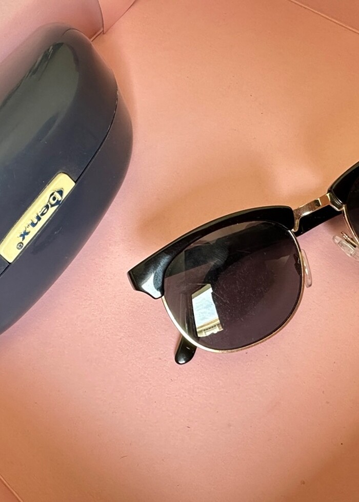 Siyah güneş gözlüğü - Görsel 2