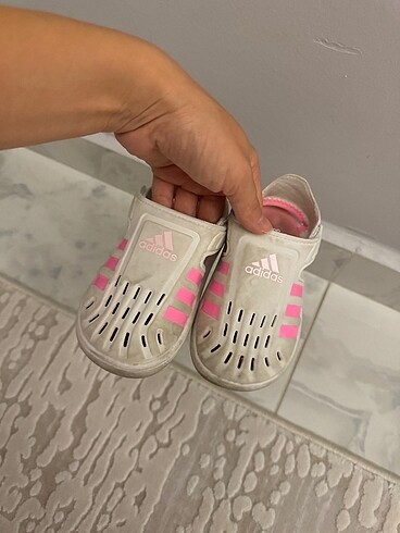 Adidas sandalet