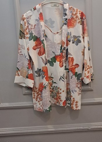 Çiçek Desenli V Yaka Uzun Kollu Mini Gömlekli takım - Görsel 2