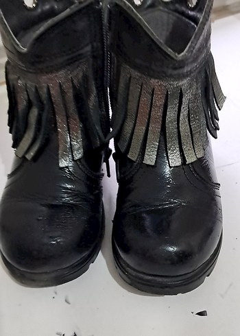 Kız Çocuk Siyah Deri Püsküllü Bot - Görsel 3