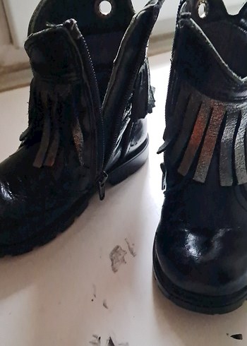 Kız Çocuk Siyah Deri Püsküllü Bot - Görsel 4