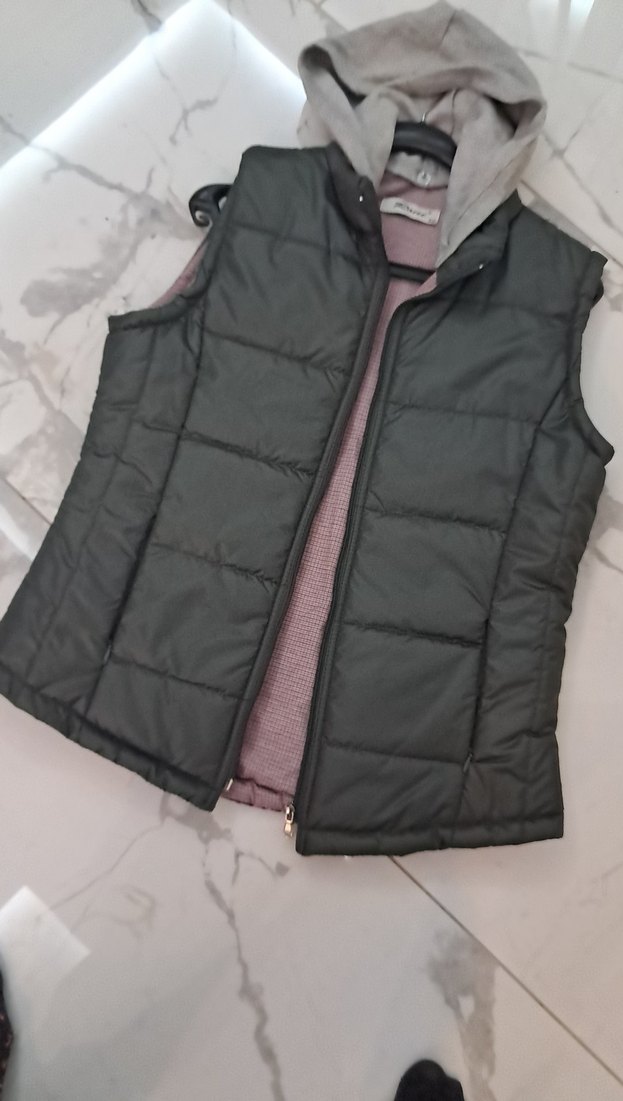 Gri Kapüşonlu Kadın Şişme Yelek - Görsel 4