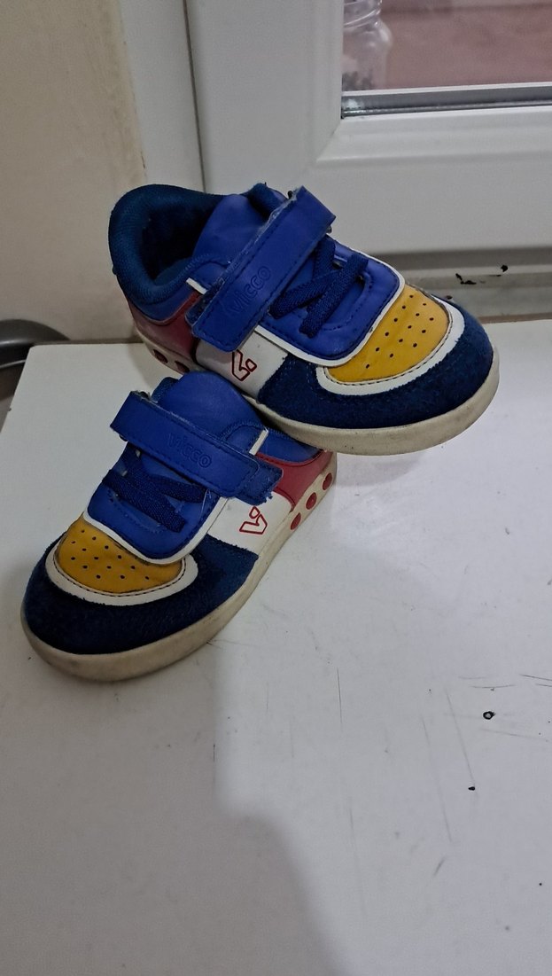 Erkek Çocuk Renkli Cırtlı Spor Ayakkabı - Görsel 2