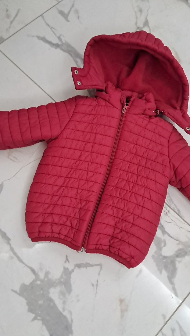 Kız Çocuk Kırmızı Kapüşonlu Fermuarlı Mont - Görsel 3