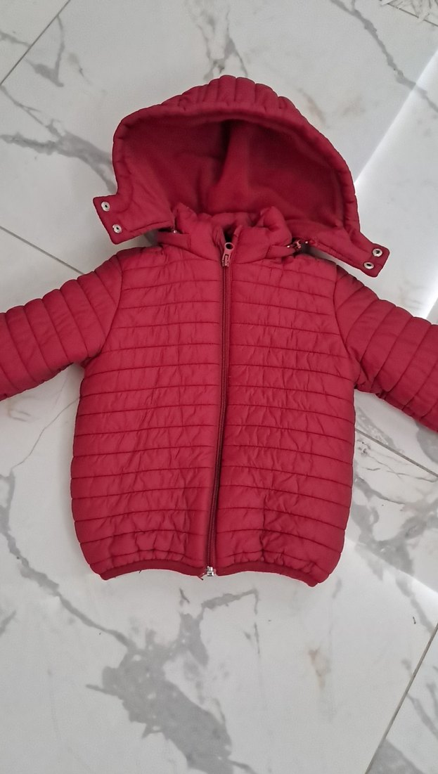 Kız Çocuk Kırmızı Kapüşonlu Fermuarlı Mont - Görsel 2