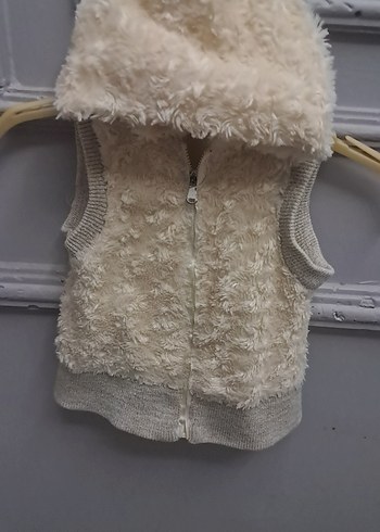 Kız Çocuk Bej Kürklü Triko Yelek - Görsel 7